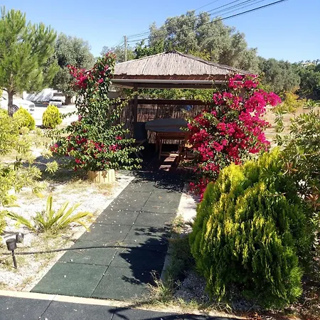 Vale De Paraiso Pechao Bed & Breakfast *