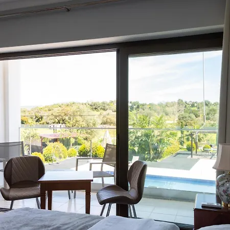 Vale De Paraiso Pechao Bed & Breakfast 3*